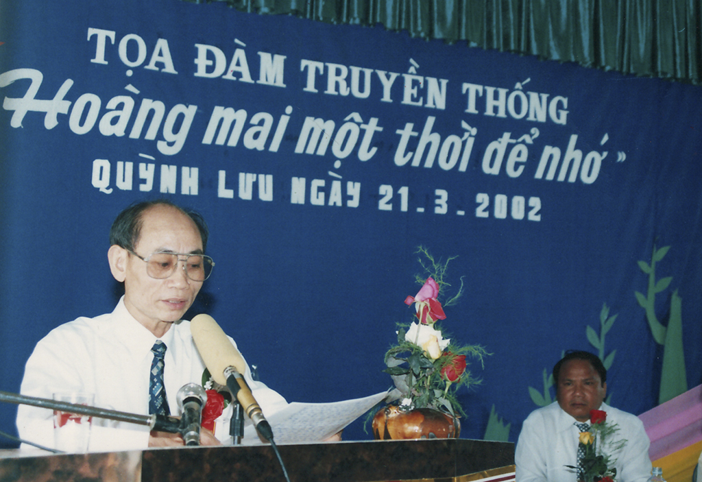 Đồng chí Phan Văn Giản - P.TGĐ Liên hiệp ĐSVN thời bấy giờ phát biểu tại toạ đàm.