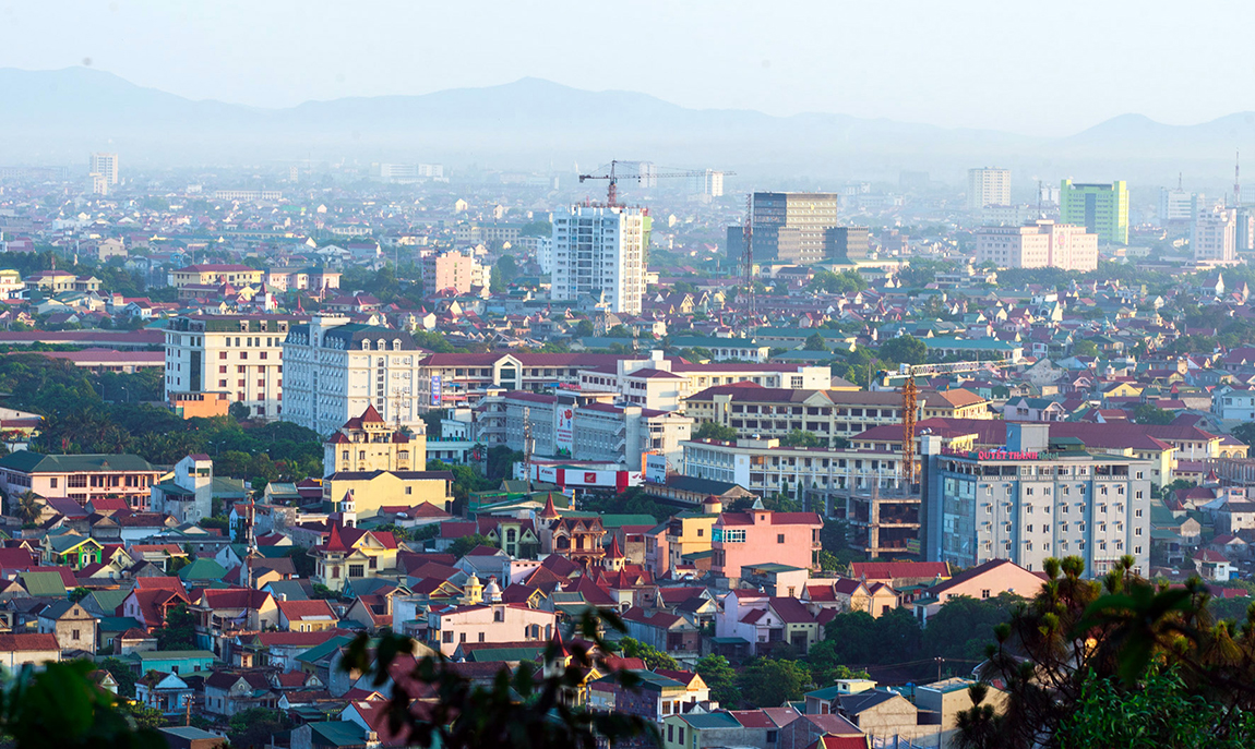 Thành phố Vinh nhìn từ núi Dũng Quyết.