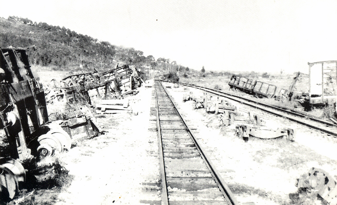 Đường sắt đoạn Thanh Hóa -Vinh bị bom Mỹ đánh phá nặng nề