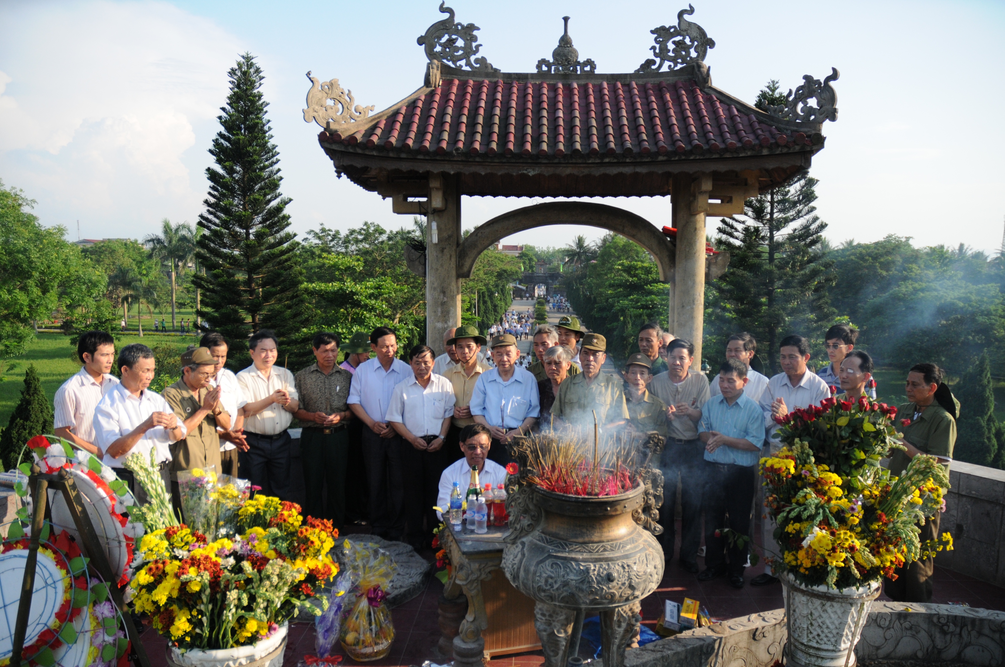 Hội Chiến sỹ Thành cổ Quảng trị tỉnh Nghệ An viếng Nghĩa trang Thành cổ 