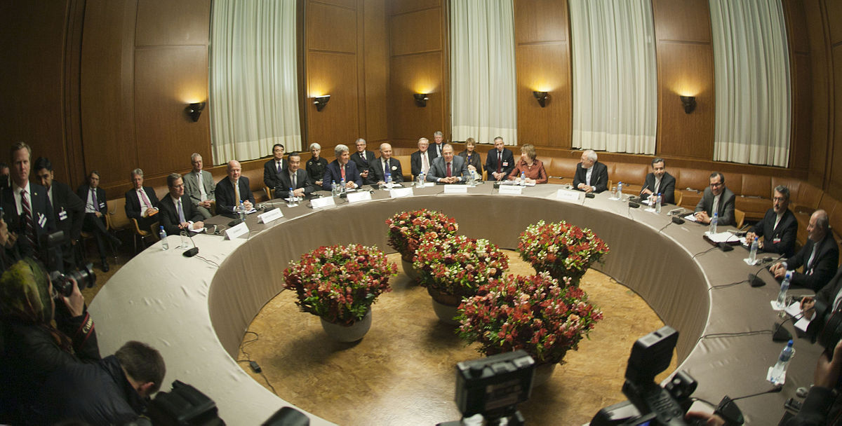 P5+1 và Bộ trưởng ngoại giao Iran tại Thỏa thuận tạm thời Genève về chương trình hạt nhân của Iran.