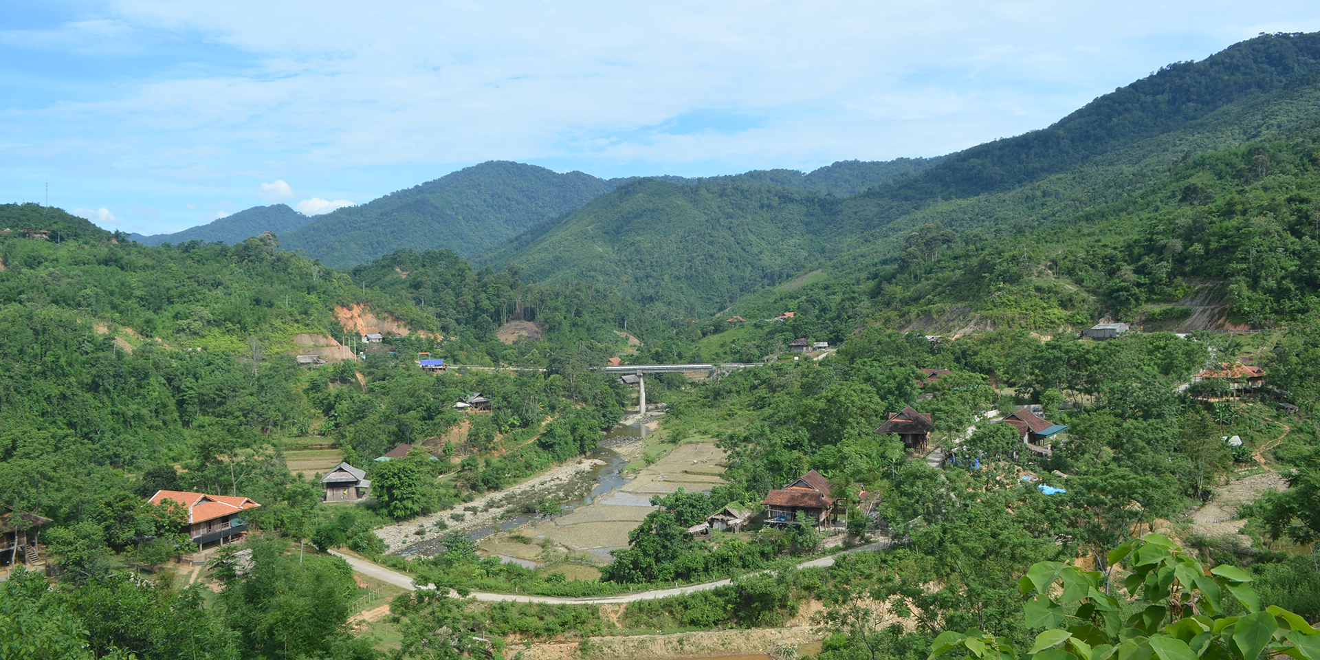 Một cụm dân cư xã Đồng Văn, huyện Quế Phong.