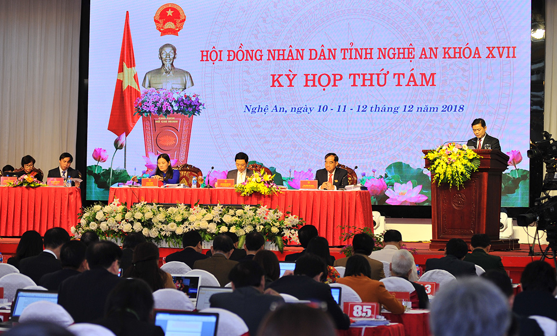 Toàn cảnh kỳ họp thứ tám - Hội đồng nhân dân tỉnh Nghệ An lần thứ XVII. Ảnh: Thành Cường