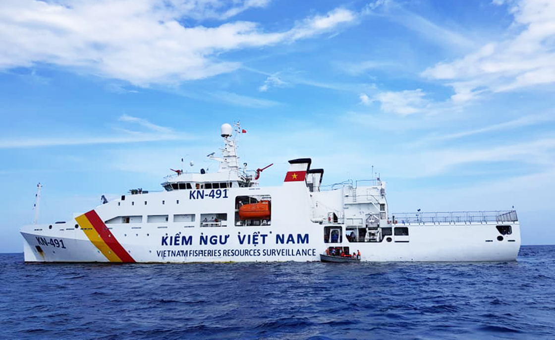 Tàu KN 491 chở đoàn công tác đến thăm quần đảo Trường Sa. 