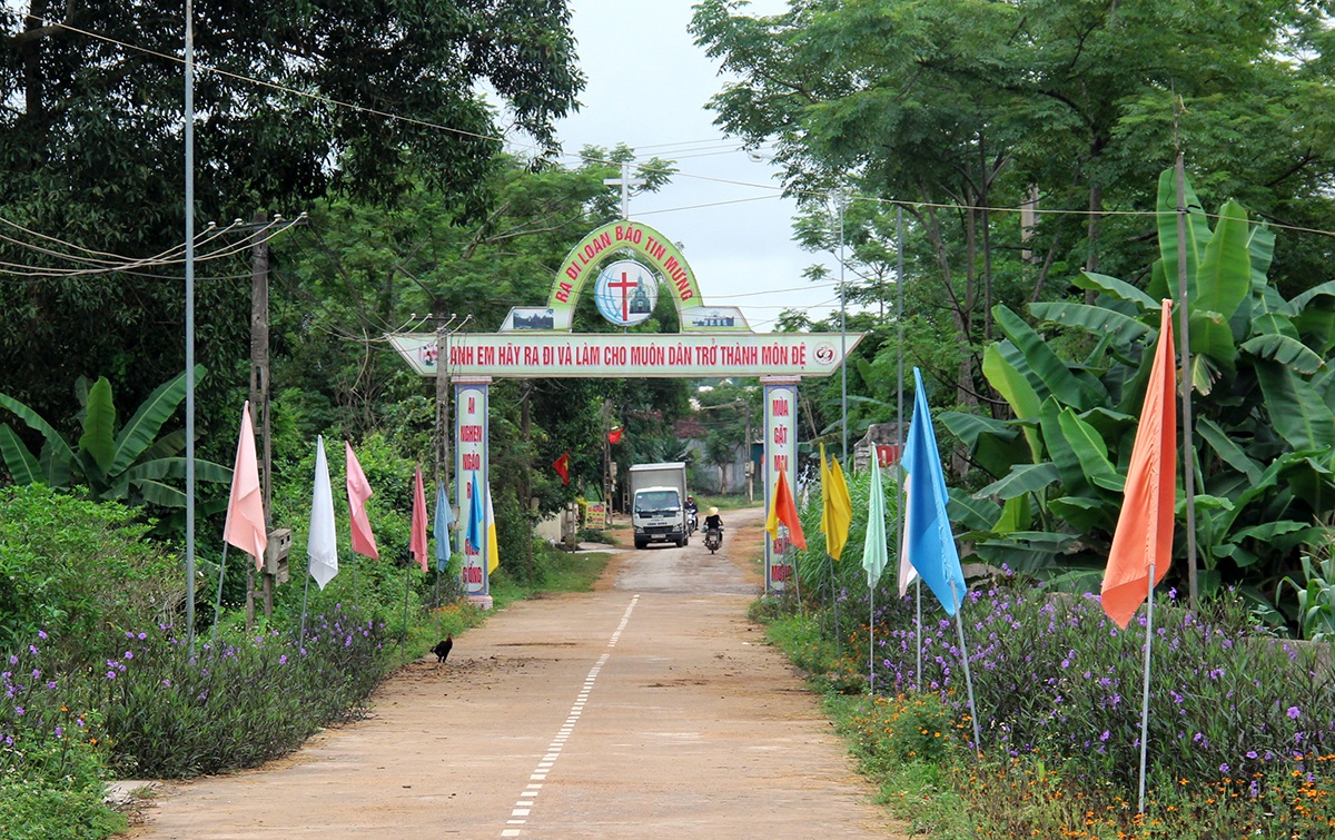 Đường vào xóm 3B thuộc Giáo xứ Phú Xuân, xã Quỳnh Tam (Quỳnh Lưu).