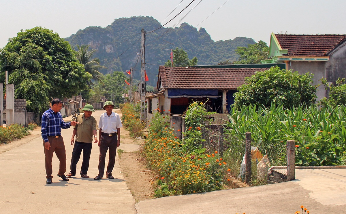Đường giao thông nông thôn sạch đẹp ở xóm 7, xã Tường Sơn (Anh Sơn).