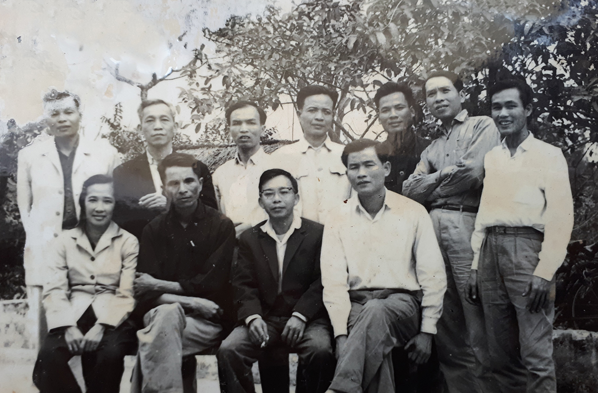 Các thầy cô Khoa Văn những năm 1960 - 1970.