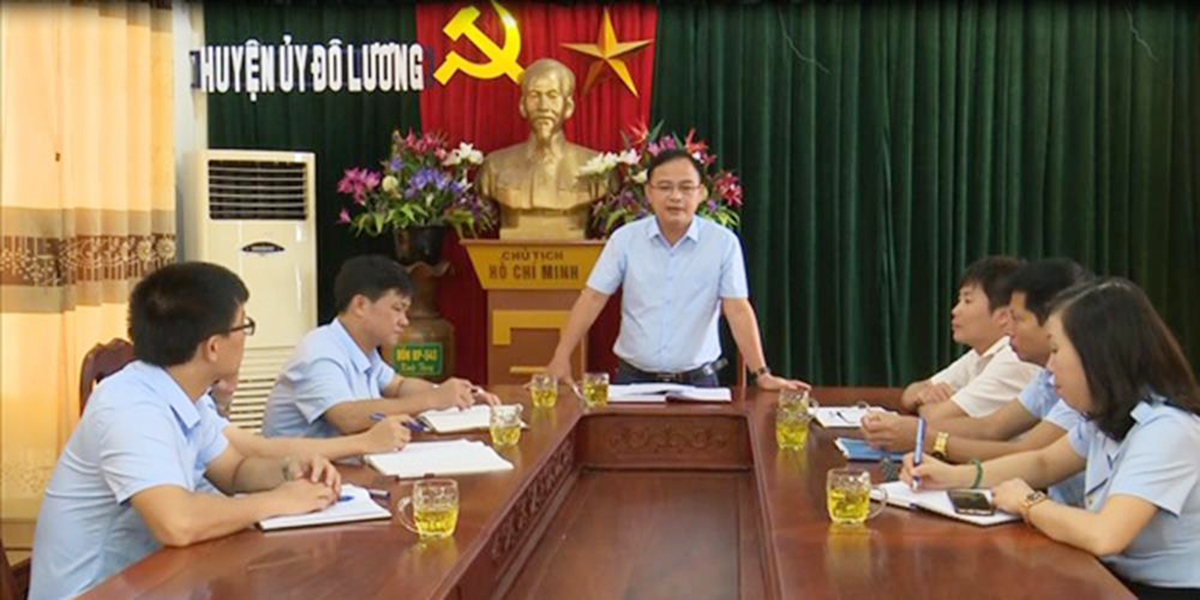 Một cuộc họp của Ủy ban Kiểm tra Huyện ủy Đô Lương để tham mưu cho cấp ủy ra quyết định xử lý kỷ luật đối với tổ chức đảng và đảng viên sau kiểm tra. Ảnh tư liệu