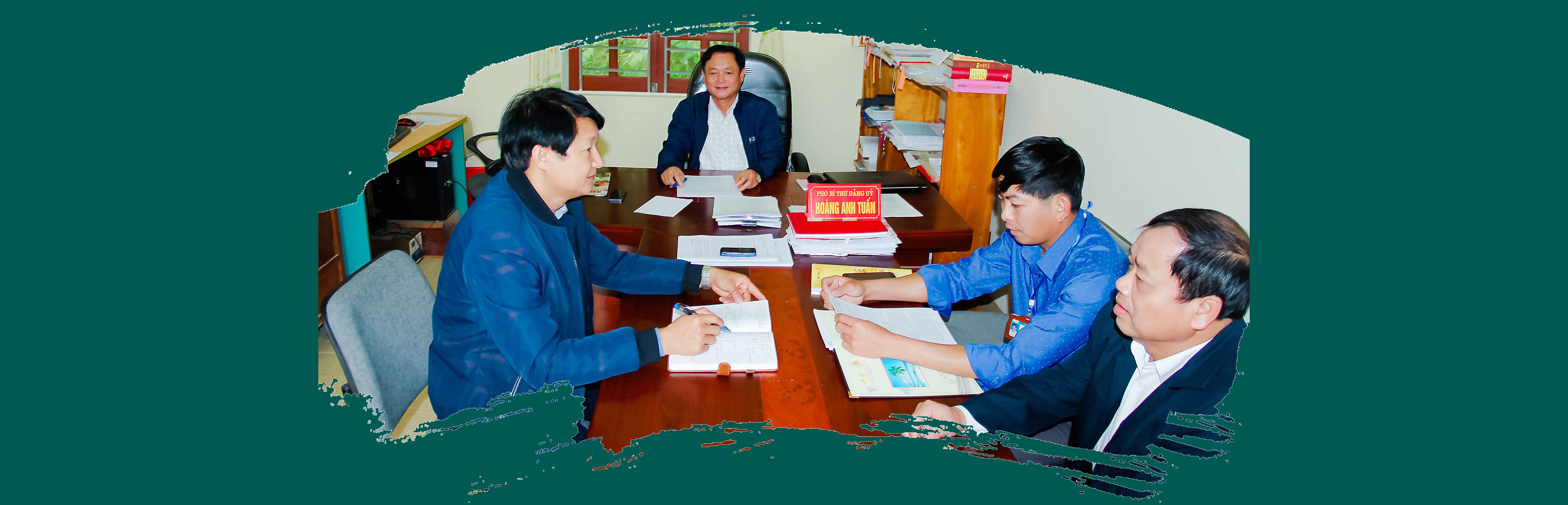 Cán bộ xã Bình Sơn đánh giá kết quả xây dựng Đề án xuất khẩu lao động.
