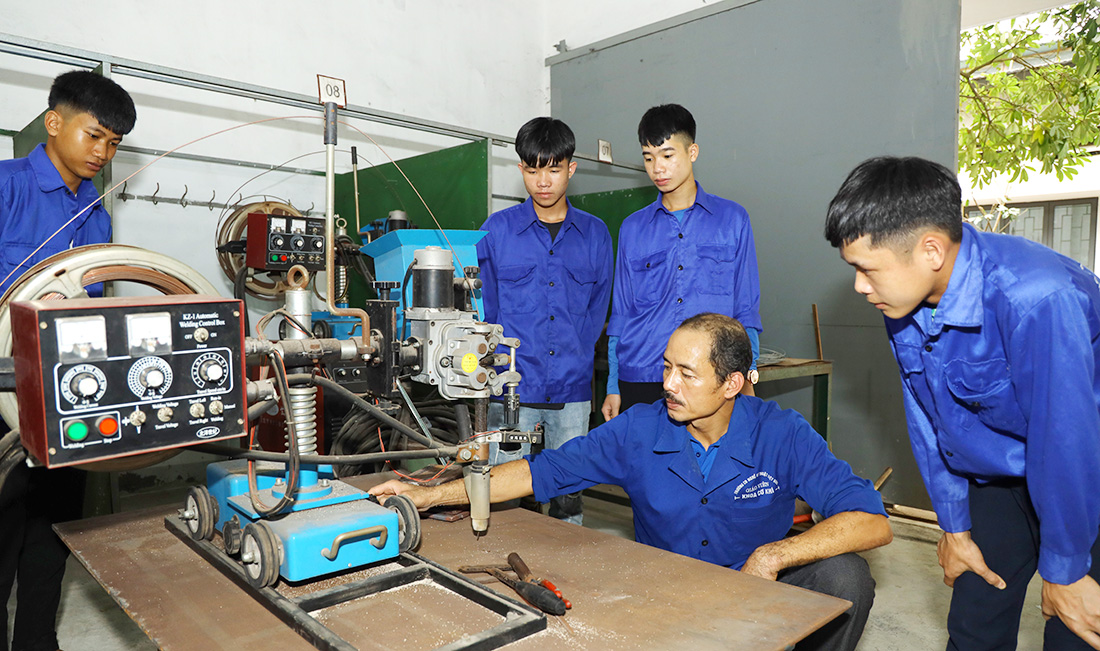 Trường Cao đẳng Việt – Đức Nghệ An: Đào tạo nghề gắn với thị trường lao  động – Báo Nghệ An