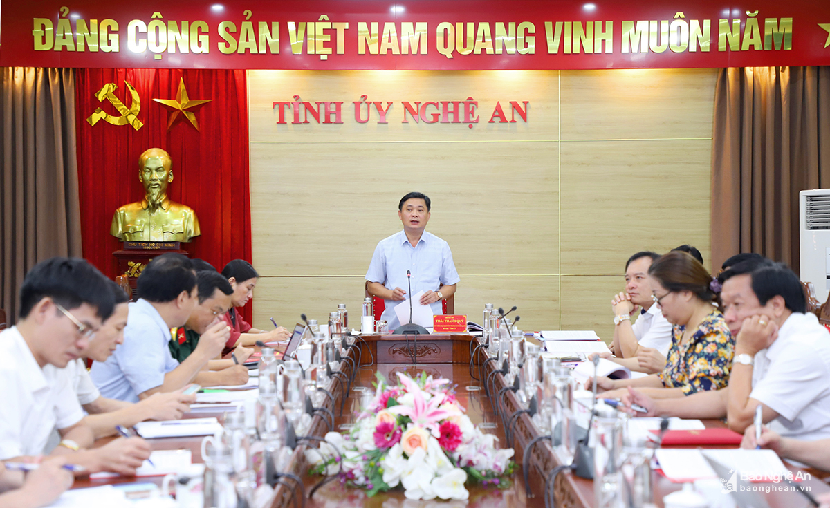 Ban Thường vụ Tỉnh ủy Nghệ An làm việc với BTV Đảng ủy Khối CCQ tỉnh để cho ý kiến về công tác chuẩn bị Đại hội đại biểu Đảng bộ Khối Các cơ quan tỉnh lần thứ XX, nhiệm kỳ 2020 - 2025.