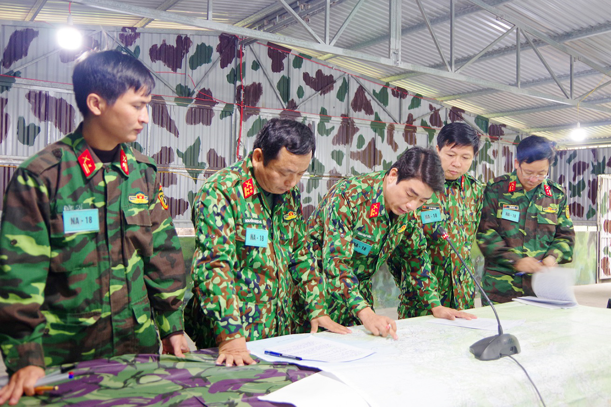 Ban thường vụ Đảng ủy Quân sự tỉnh hội ý, thống nhất phương án xử trí tình huống tác chiến trong chiến đấu bảo vệ khu vực phòng thủ tỉnh.