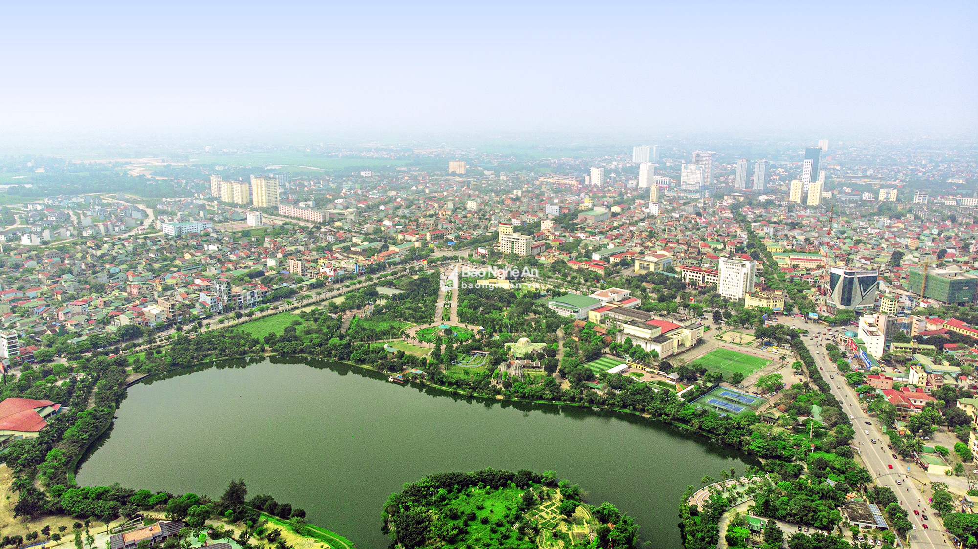 Thành phố Vinh nhìn từ trên cao. Ảnh: Sách Nguyễn