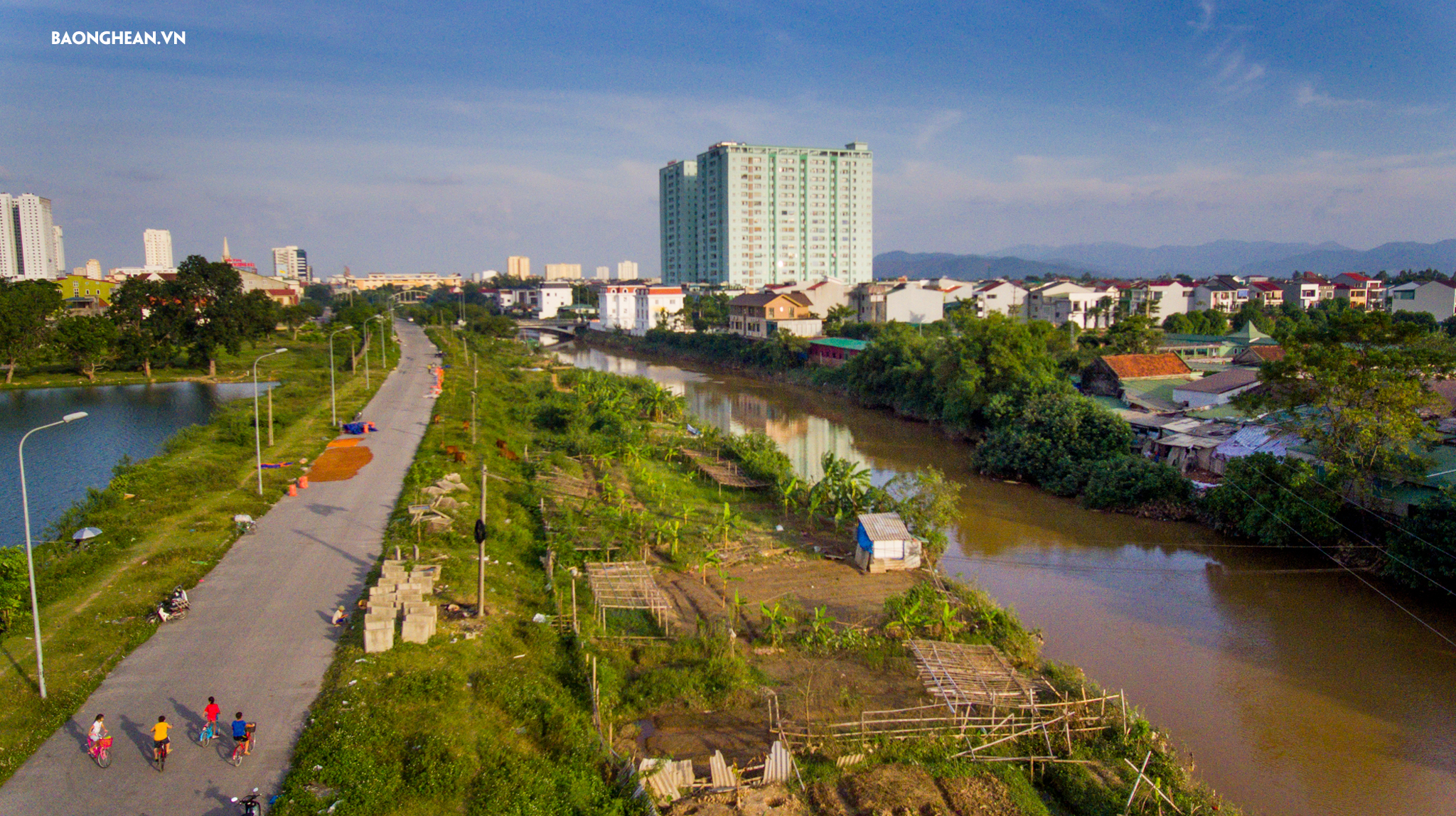 Sông Vinh đoạn qua 2 phường Cửa Nam và Vinh Tân. Ảnh Thành Cường