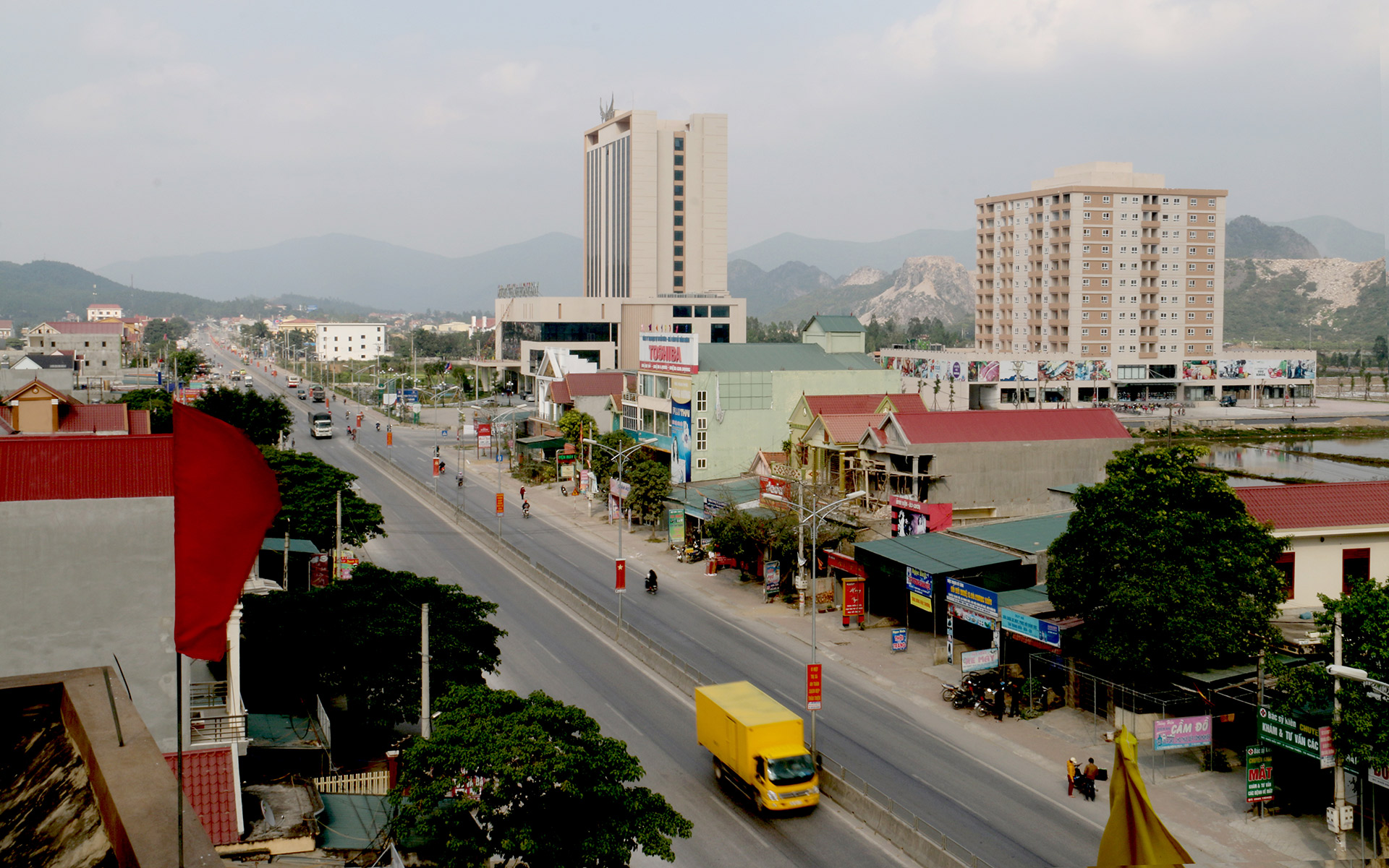 Một góc thị xã Hoàng Mai.