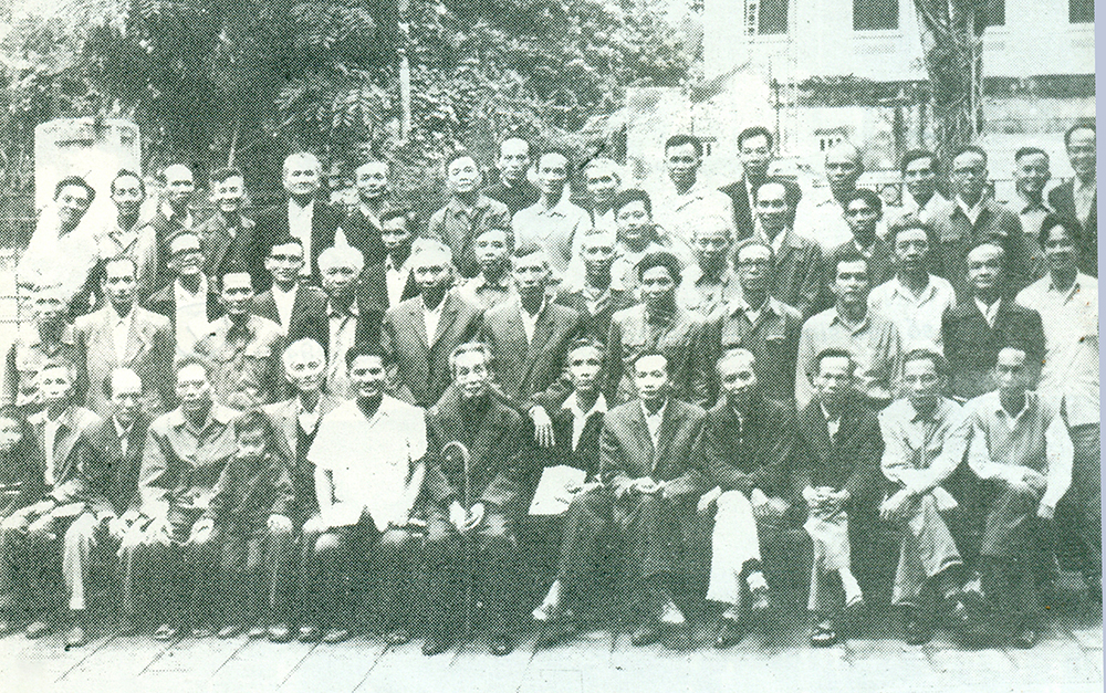 Các thế hệ học sinh cũ của Quốc học Vinh