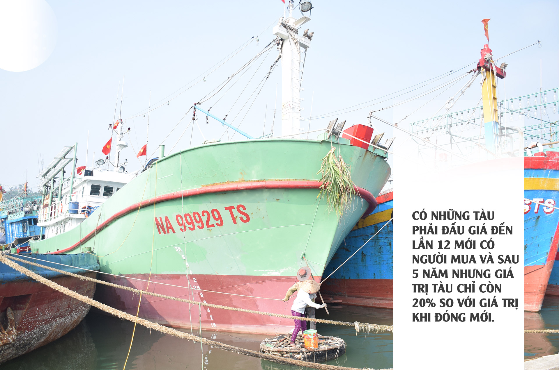 Những con tàu 67 vỏ thép của ngư dân thị xã Hoàng Mai. Ảnh: Xuân Hoàng