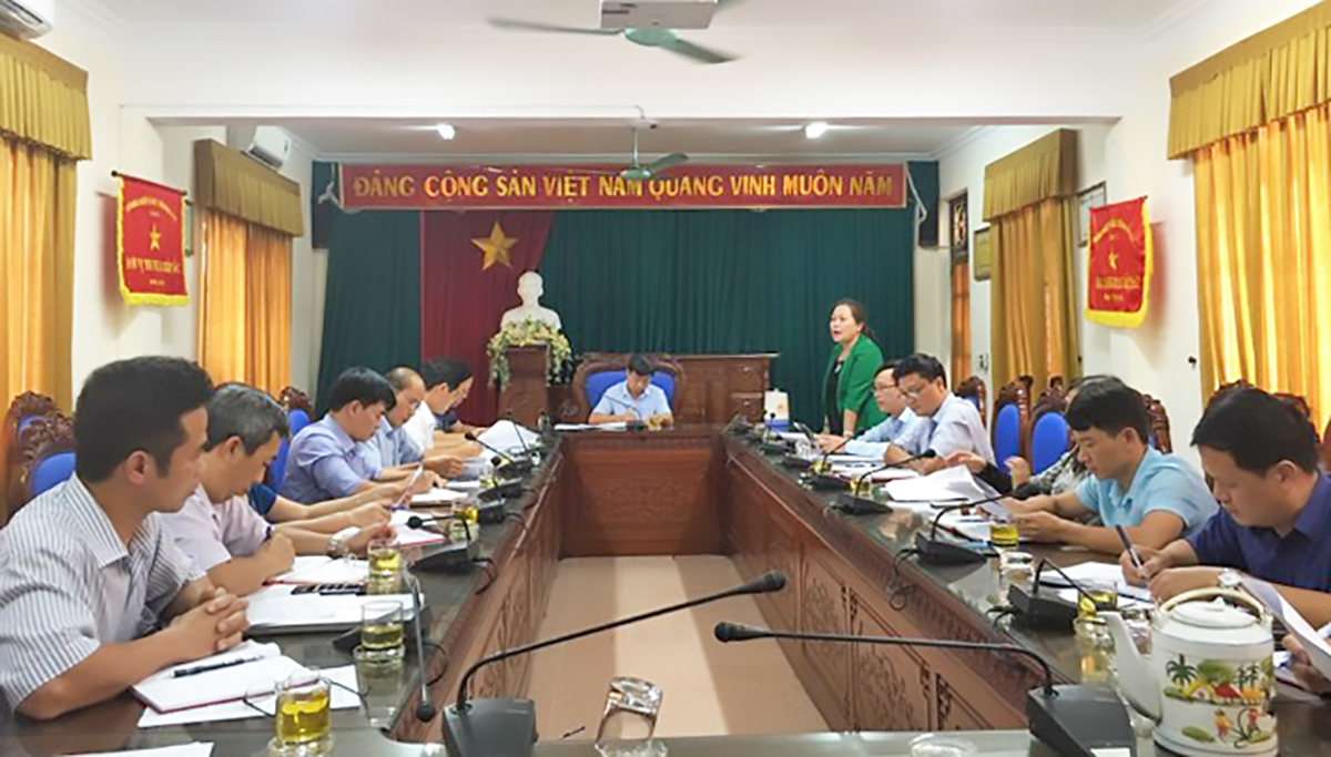 Tổ nghiên cứu chuyên sâu loại hình chi bộ trong đơn vị sự nghiệp làm việc với Đảng bộ Sở NN&PTNT vào tháng 9/2019. Ảnh: Quang Minh