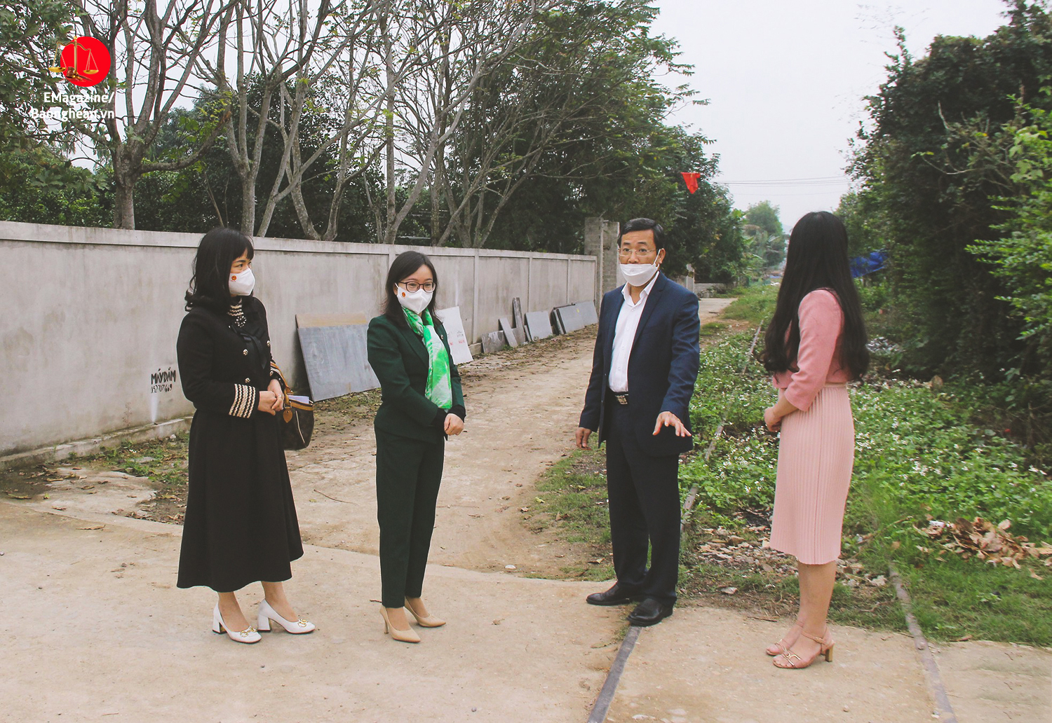 Đoàn khảo sát thực tế công tác quy hoạch trên địa bàn thị xã Thái Hòa. Ảnh tư liệu: Mai Hoa