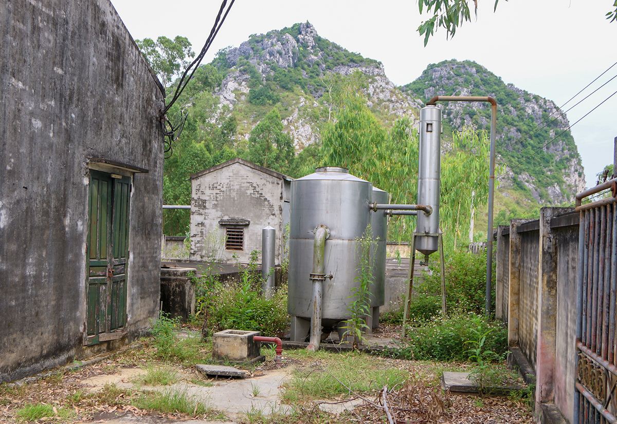 Nhà máy nước tại xã Quỳnh Lộc (Quỳnh Lưu) bị bỏ hoang.