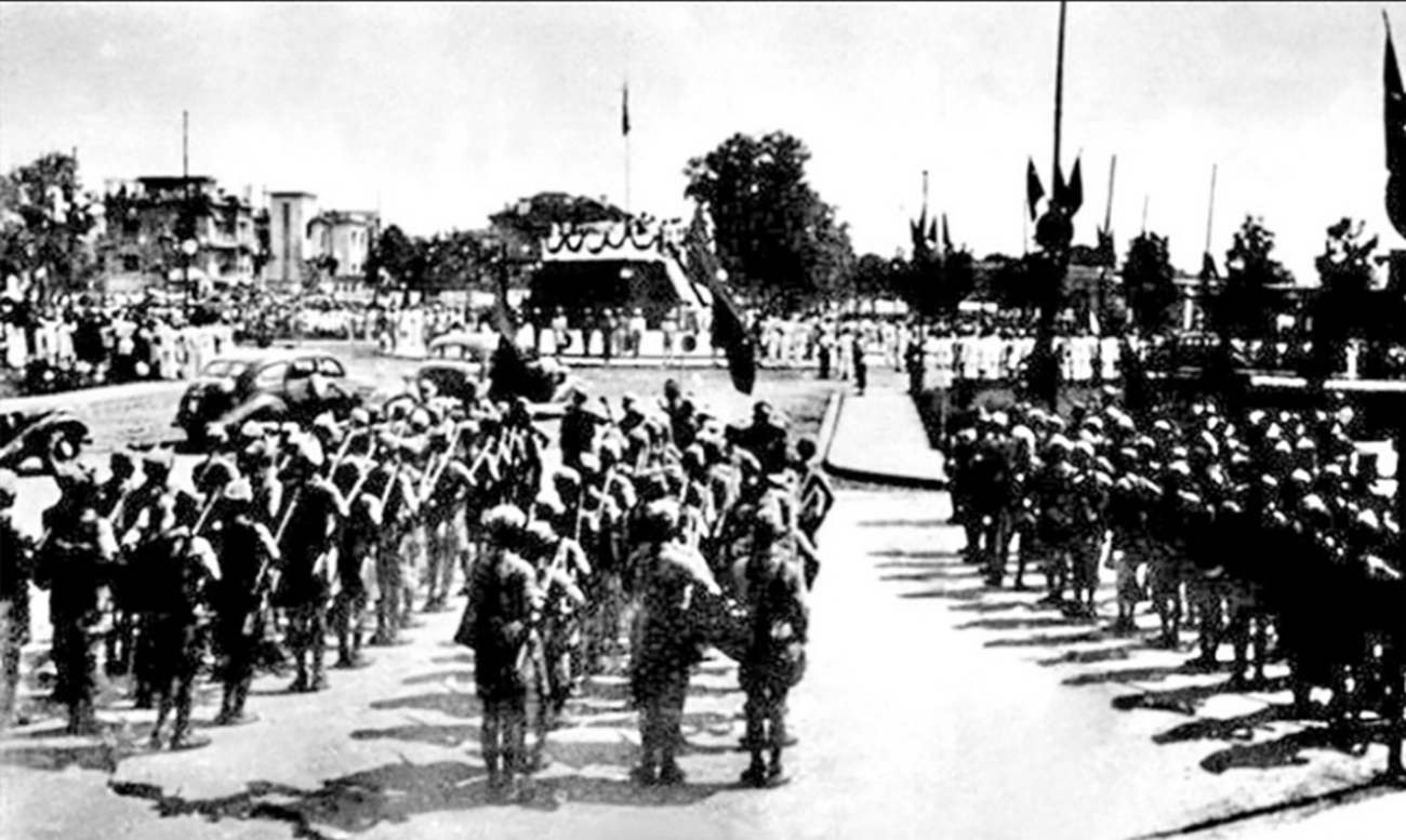 Quang cảnh ngày lễ Độc lập tại Quảng trường Ba Đình (Hà Nội) ngày 2/9/1945. Ảnh: Tư liệu