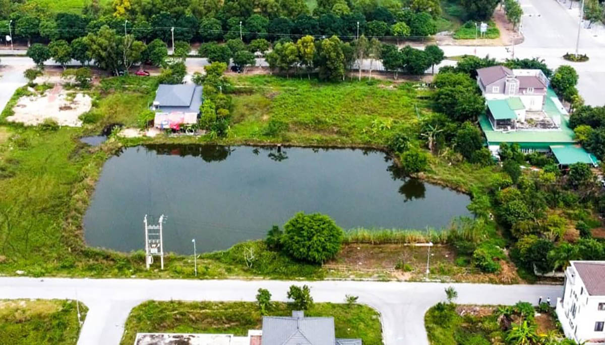 Hiện trạng “hồ nước sinh thái” ở Khu dân cư đường Nguyễn Sinh Cung.