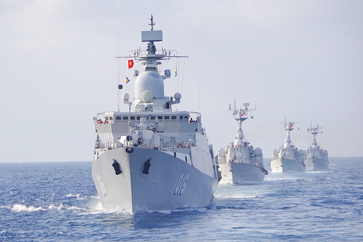 Các tàu của Hải quân Vùng 4 thực hiện nhiệm vụ huấn luyện trên biển. Ảnh: HQVN