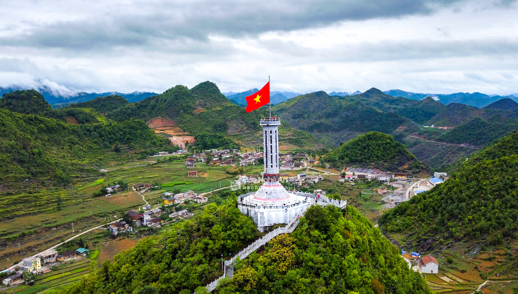 Di tích lịch sử Quốc gia Cột cờ Lũng Cú - biểu tượng thiêng liêng của chủ quyền Tổ quốc Việt Nam. Ảnh: Thành Cường