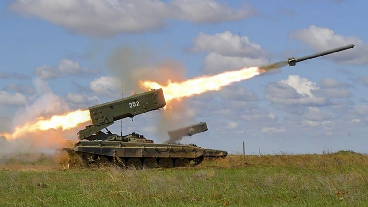 Hệ thống TOS-1A khai hỏa ở Ukraine. Ảnh: Creative Commons