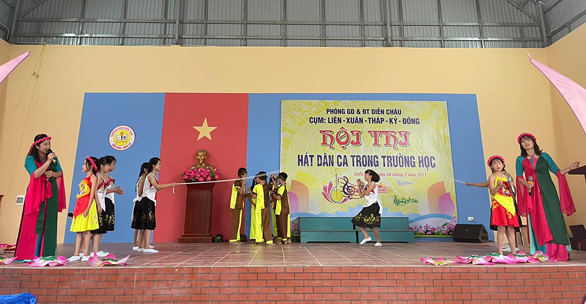 Hội thi hát dân ca cấp cụm tại huyện Diễn Châu.