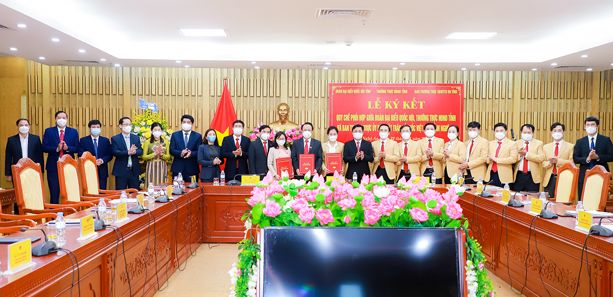 Ký Quy chế phối hợp công tác giữa Đoàn ĐBQH, Thường trực HĐND, Ủy ban MTTQ Việt Nam tỉnh nhiệm kỳ 2021 - 2026.