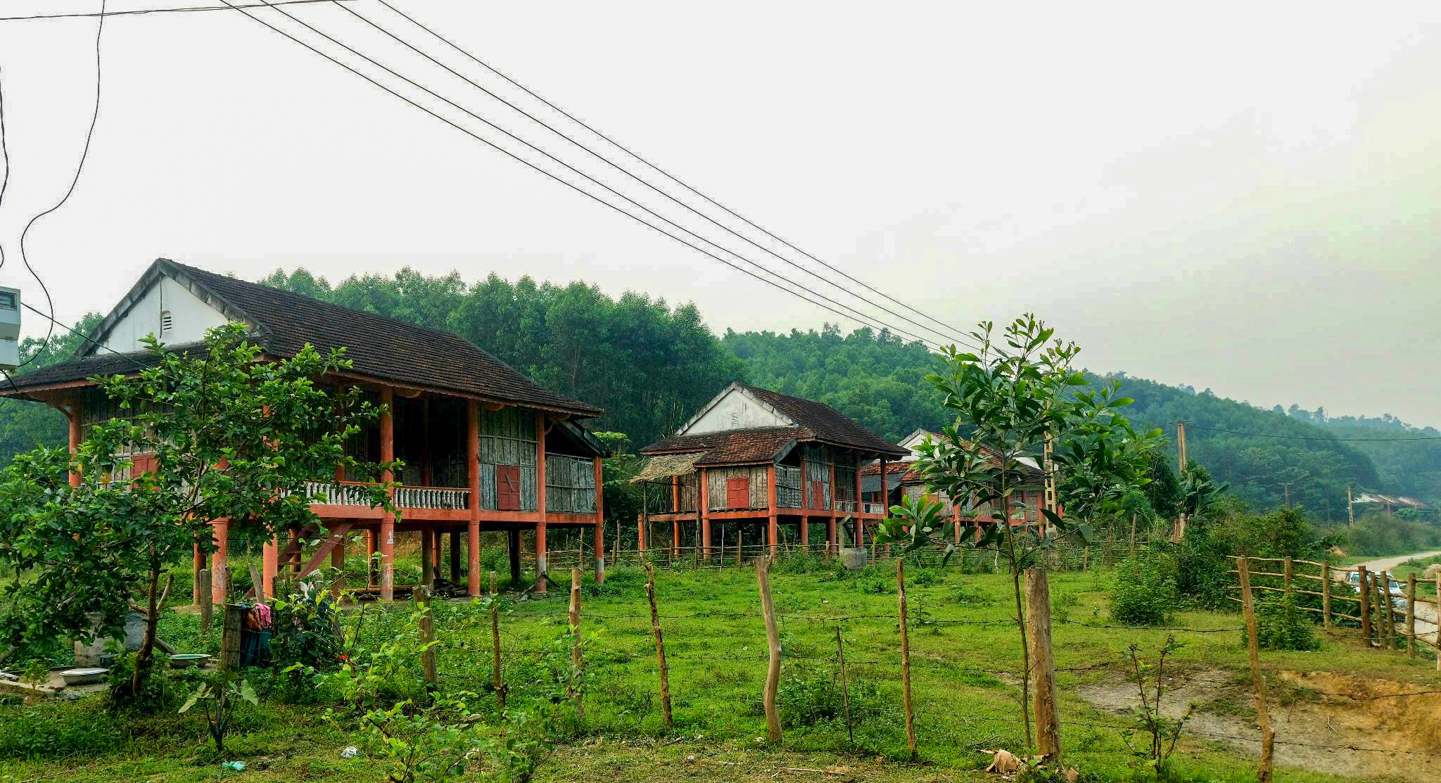 Nhà ở của đồng bào Đan Lai bản Bá Hạ, xã Thạch Ngàn (Con Cuông).