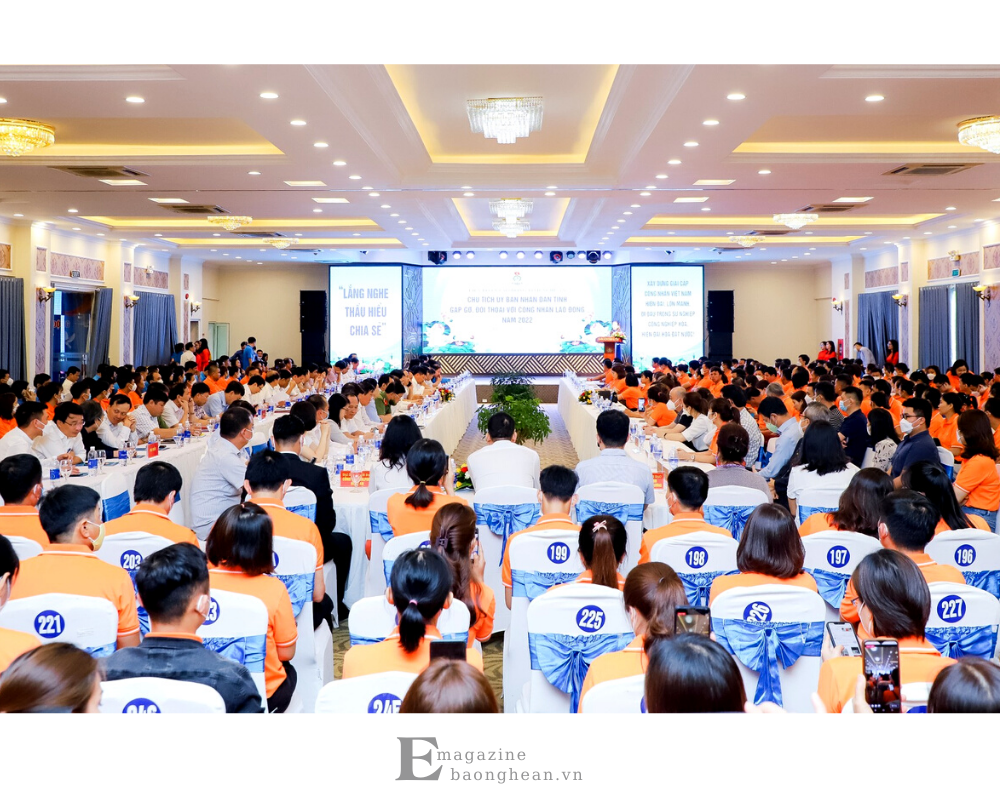Toàn cảnh Hội nghị đối thoại giữa Chủ tịch UBND tỉnh và công nhân lao động năm 2022. Ảnh: Phạm Bằng