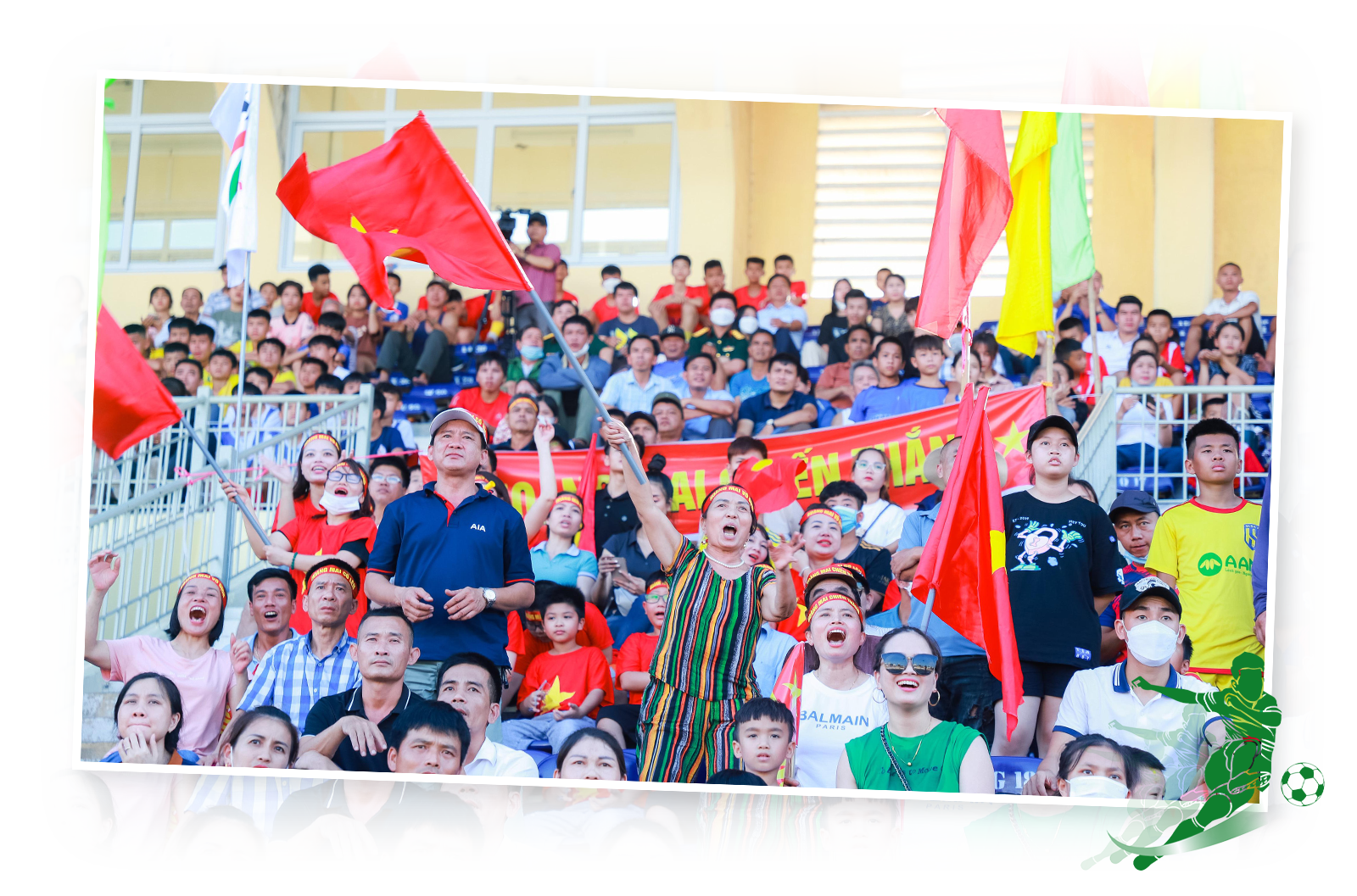 Khán giả theo dõi trận chung kết giữa hai đội Thiếu niên Đô Lương và Thiếu niên Hoàng Mai, mùa giải lần thứ 24, năm 2022.
