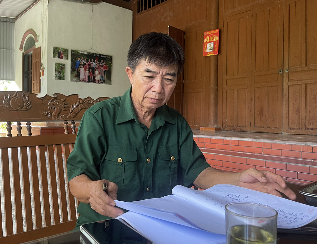 Sau khi rời quân ngũ, ông Hùng đã có hơn 30 năm miệt mài với công tác của thôn xóm.