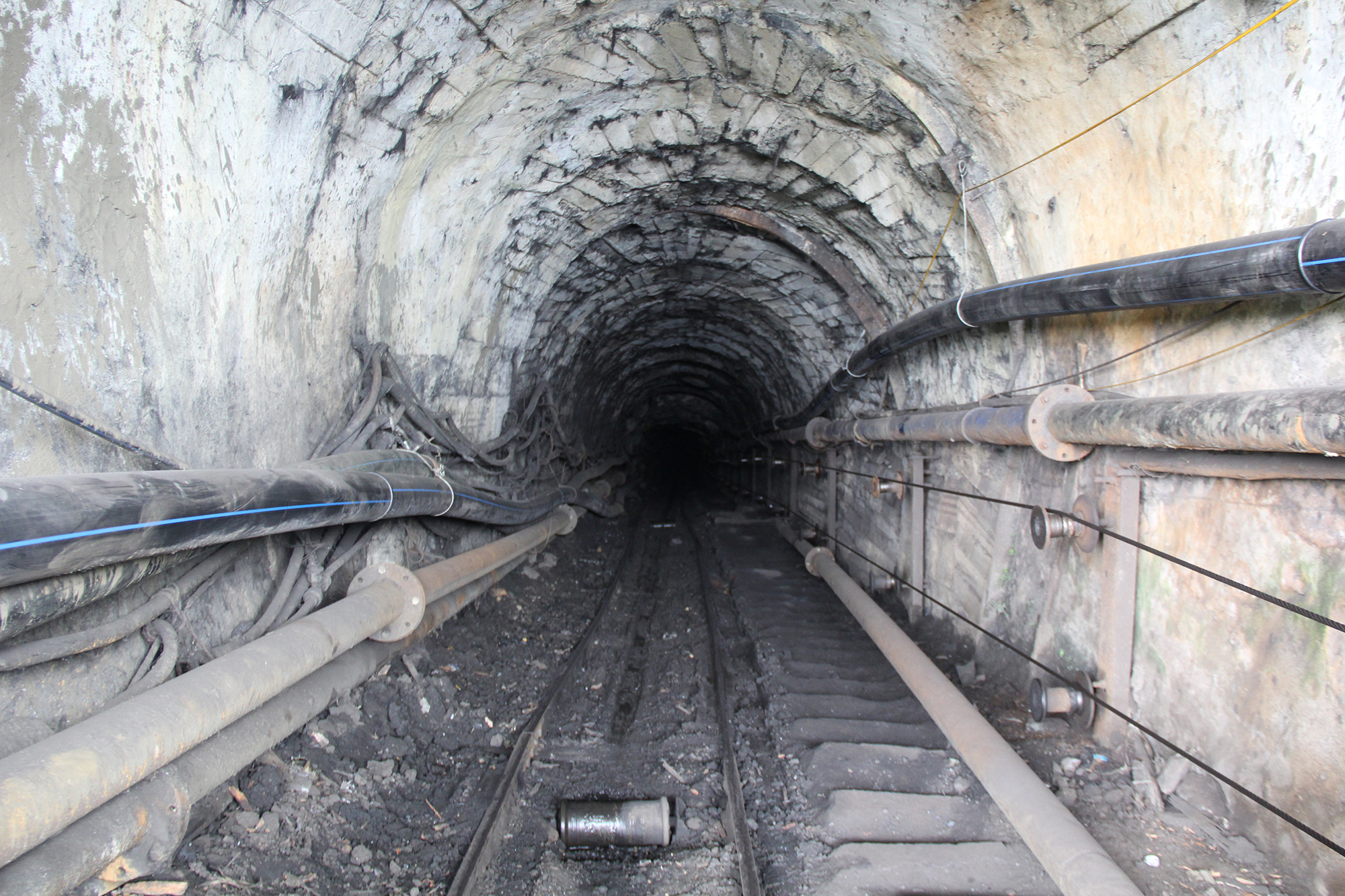 Đường hầm khai thác than.