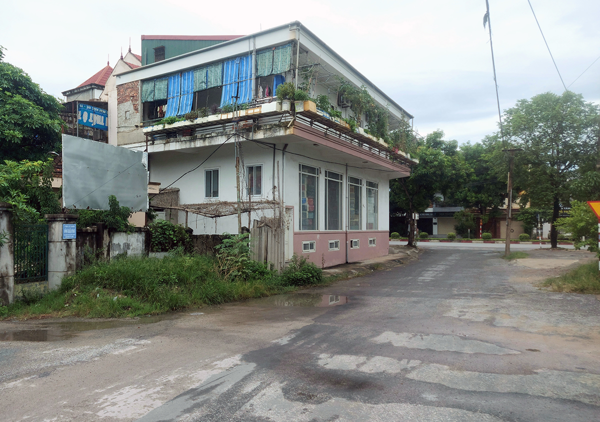 Dự án Trung tâm dạy nghề Việt Nhất chất lượng cao nằm trên đường Xuân Thái, gần sát tuyến đường Mai Hắc Đế.