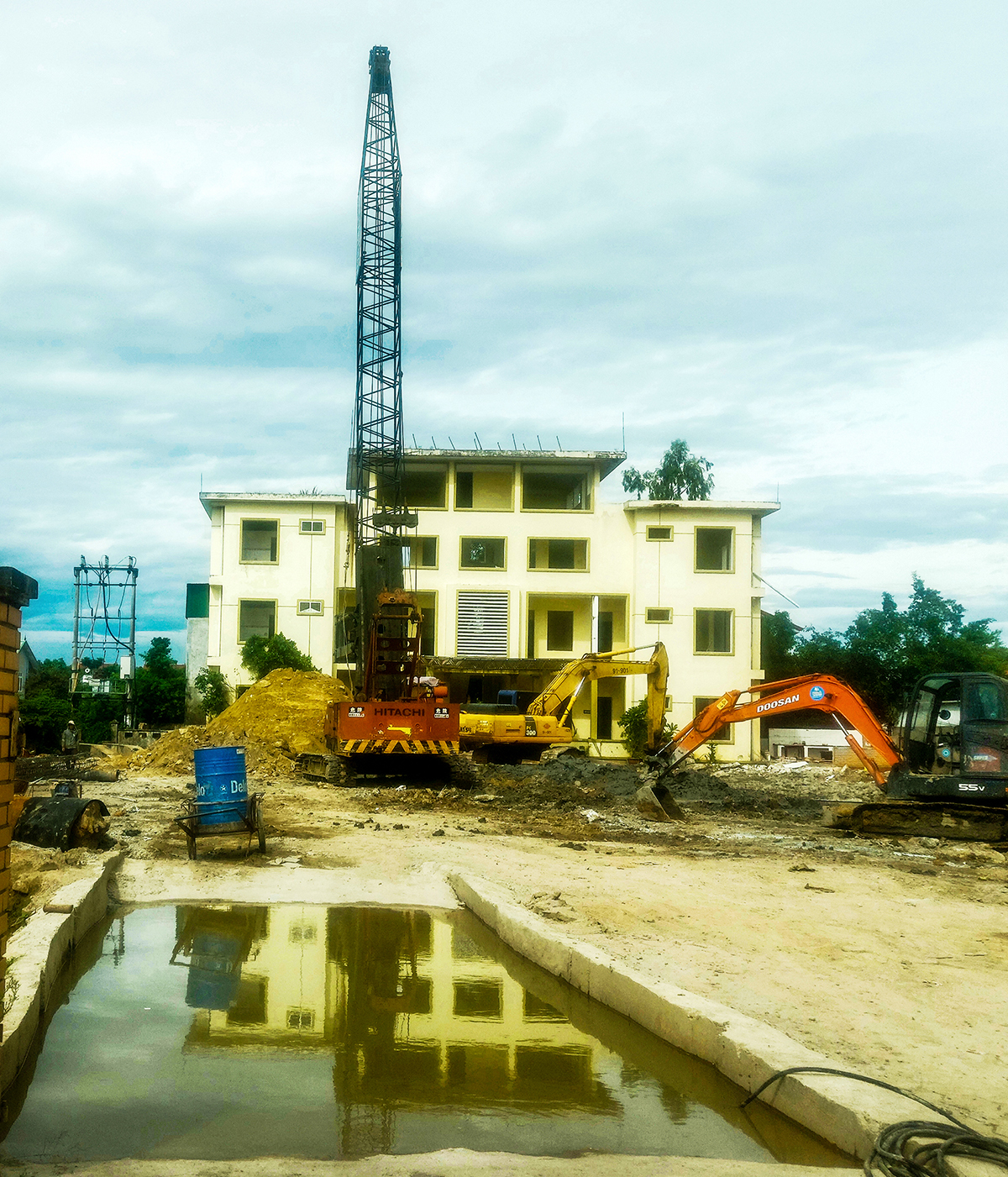 Hoạt động xây dựng không phép tại dự án Bệnh viện Y học cổ truyền Thành Tâm.