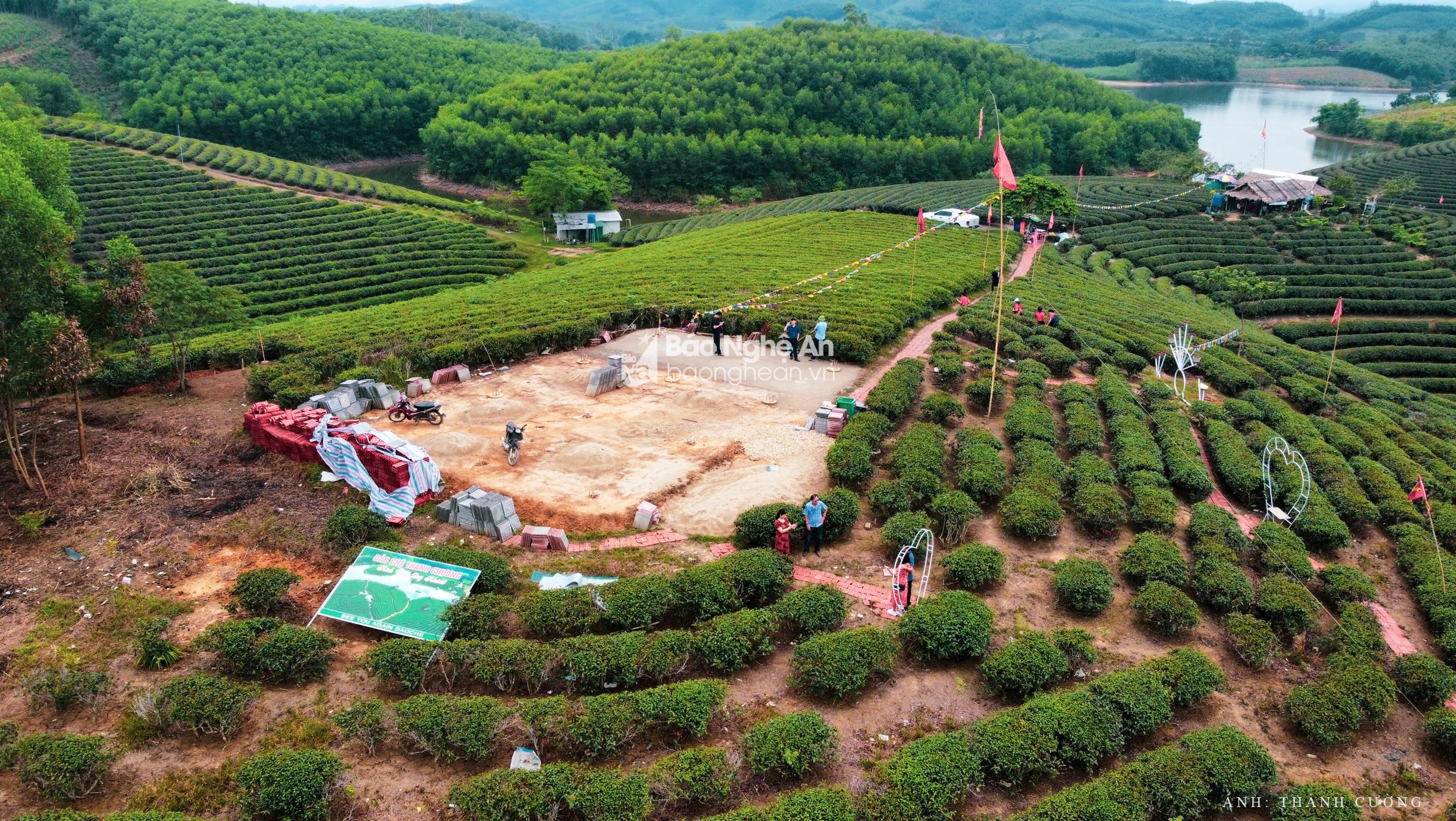 Công trình xây dựng trái phép trong vùng quy hoạch du lịch Đảo Chè, thuộc thôn Phong Thịnh, xã Thanh Thịnh (Thanh Chương).