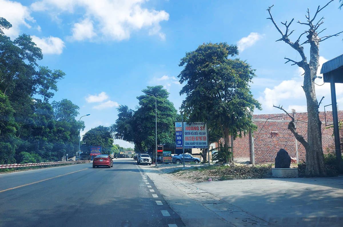 Quốc lộ 48A, khu vực có thửa đất số 7, UBND xã Tam Hợp đã giao trái thẩm quyền cho ông Nguyễn Hữu Phước.