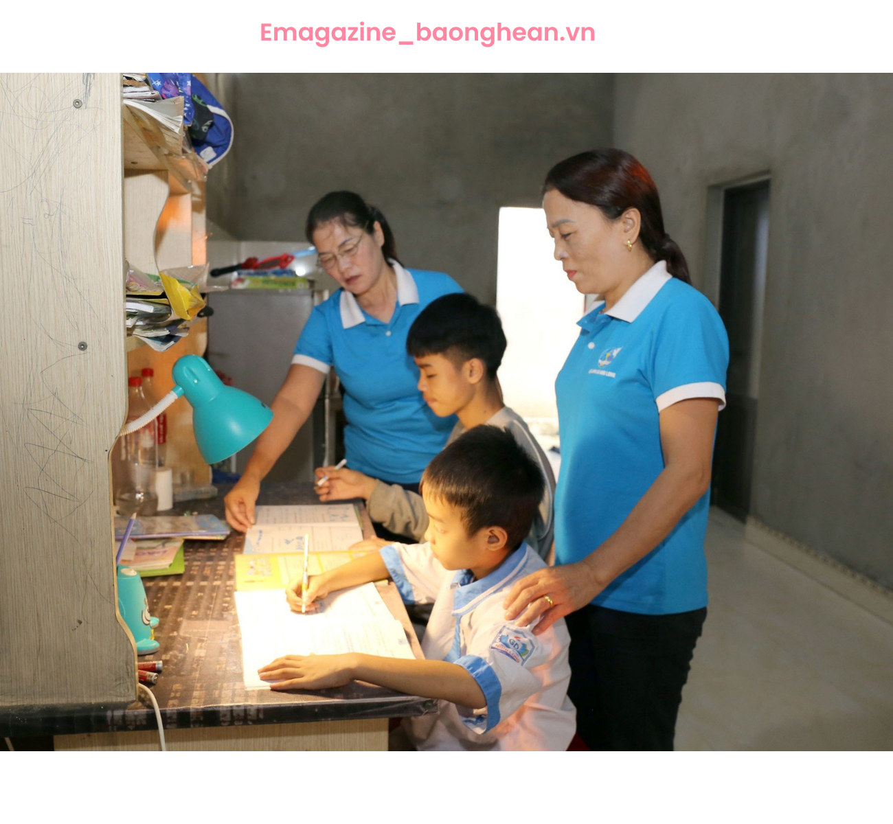 Nguyễn Đình Hậu cùng với anh trai luôn nhận được sự quan tâm, giúp đỡ của những người “Mẹ đỡ đầu” tại huyện Nghi Lộc.