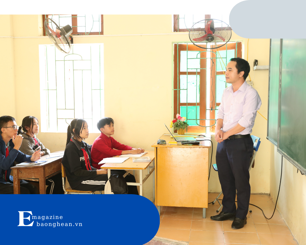 Từ năm 2014 đến nay, thầy Quang có thêm nhiệm vụ bồi dưỡng học sinh giỏi cấp huyện, cấp tỉnh và năm nào cũng có học sinh đạt giải.