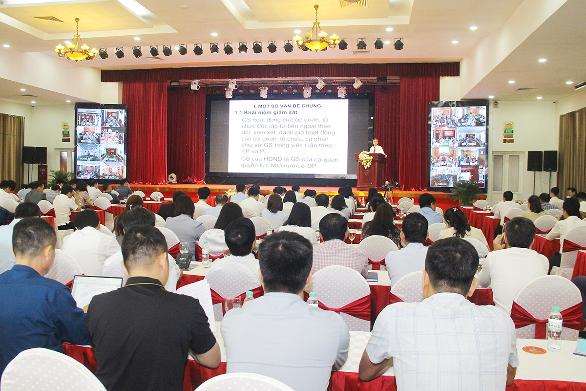 Thường trực HĐND tỉnh Nghệ An tổ chức Hội nghị bồi dưỡng kỹ năng hoạt động đối với đại biểu HĐND các cấp, nhiệm kỳ 2021 - 2026. Ảnh: Mai Hoa