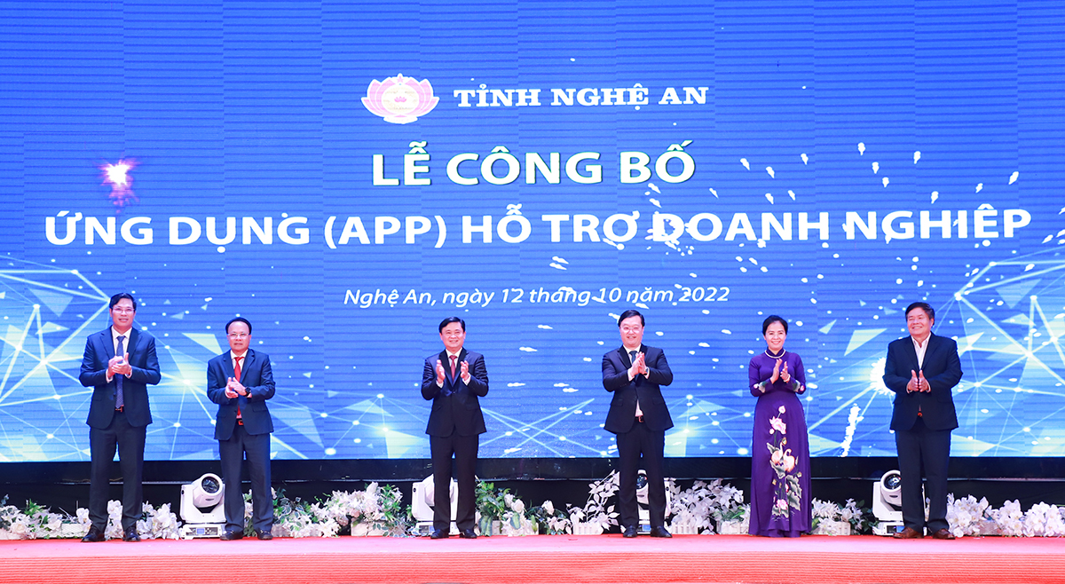 Tỉnh Nghệ An đã ra mắt ứng dụng hỗ trợ doanh nghiệp trên điện thoại thông minh. Ảnh: Thành Duy