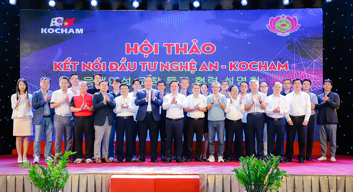 Tỉnh Nghệ An và Hiệp hội các doanh nghiệp Hàn Quốc tại Việt Nam tổ chức hội thảo kết nối đầu tư. Ảnh: Phạm Bằng