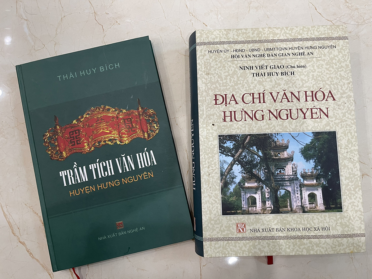 Hai tác phẩm “Trầm tích văn hóa Hưng Nguyên” và “Địa chí văn hóa Hưng Nguyên”.