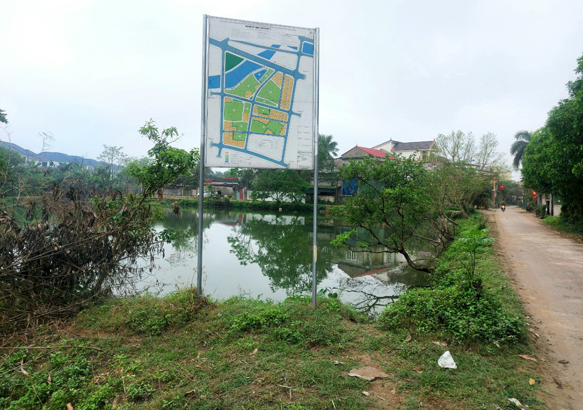 Đường dẫn vào cụm dân cư khối Tân An, phường Vinh Tân.