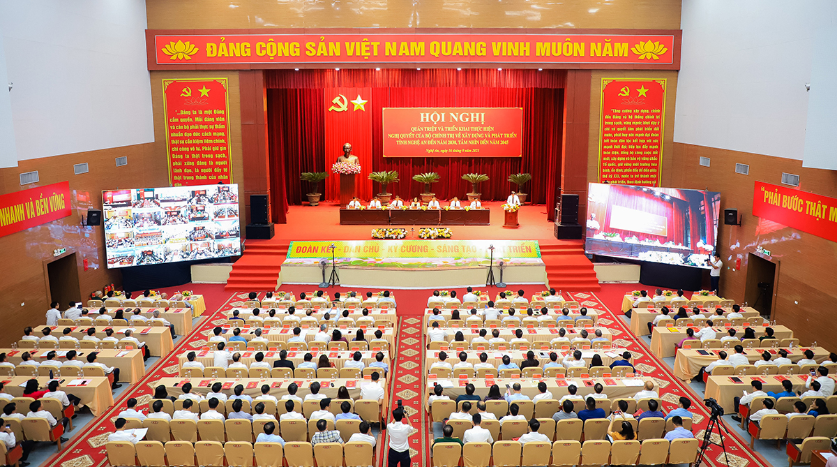 Toàn cảnh Hội nghị quán triệt, triển khai thực hiện Nghị quyết số 39 của Bộ Chính trị về xây dựng và phát triển tỉnh Nghệ An. Ảnh: Thành Duy