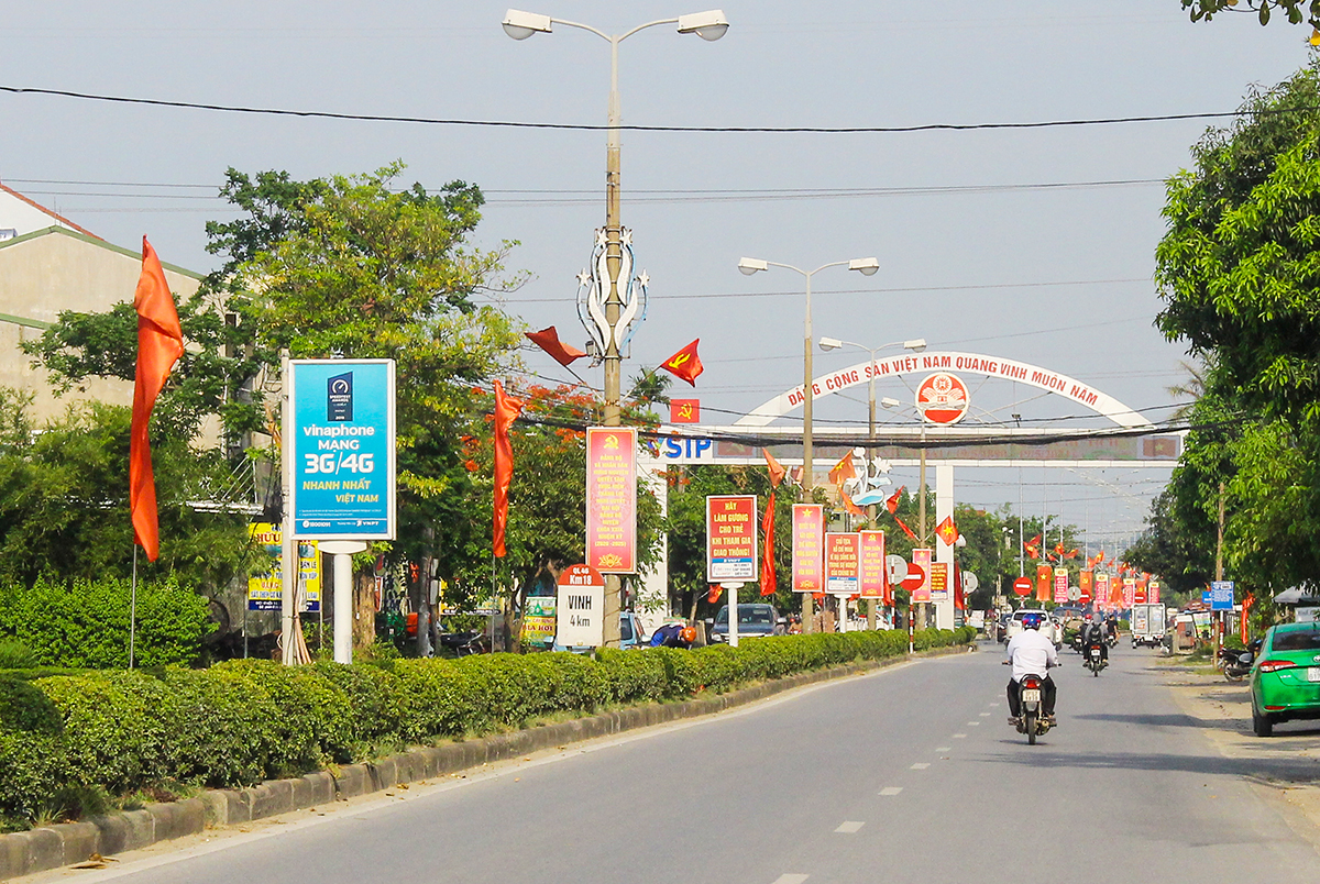 Hệ thống hạ tầng giao thông huyện Hưng Nguyên được đầu tư khá đồng bộ. Ảnh: Mai Hoa